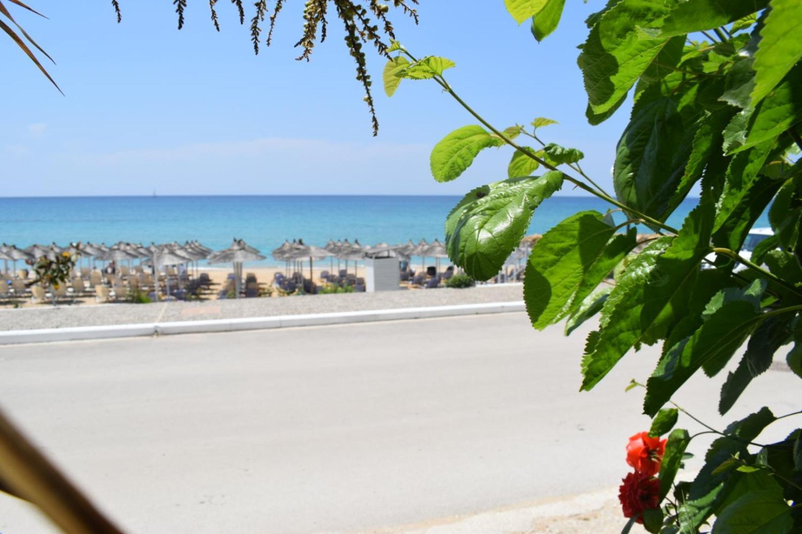 Mirto Beach Hotel & Restaurant Paralia Vrachou Ngoại thất bức ảnh